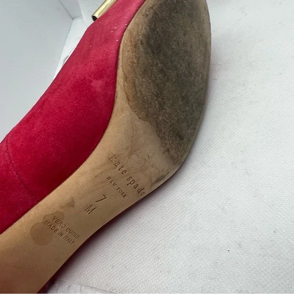 Kate Spade New York - Red Leather Suede Gold Metal Logo Bow Block Heel Pump 7 - Picture 3 of 9